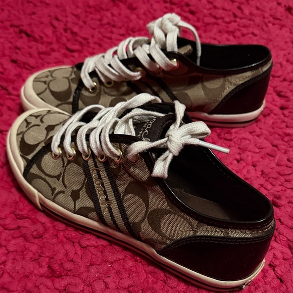 Coach Brown Signature Canvas Low-Top Sneakers with White Laces - Picture 4 of 4